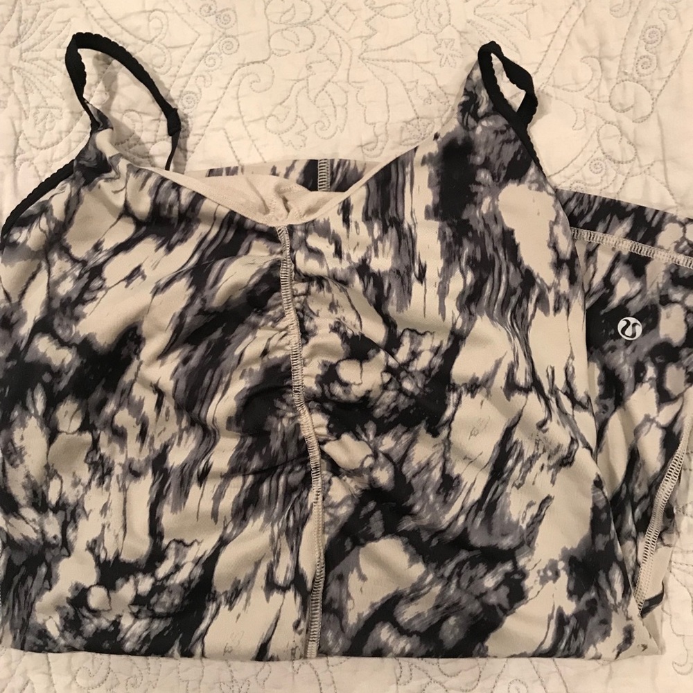 Lululemon tank